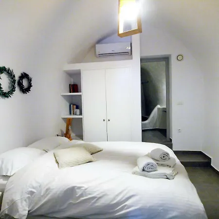 Santorini Caves Apartamento Mesaria