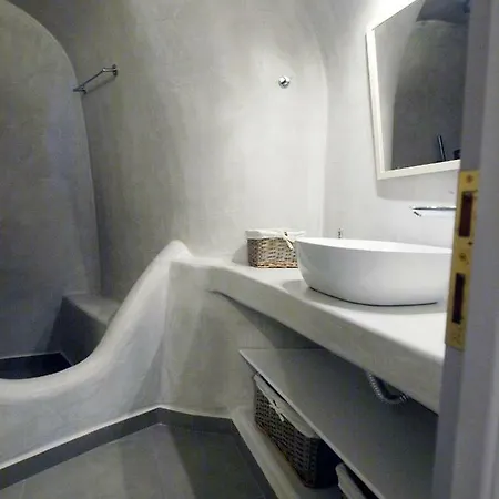 Santorini Caves Mesaria